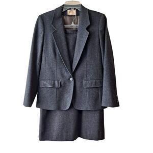Pendleton Gray Vintage Pure Virgin Wool Skirt suit with lining- Vintage Size  10